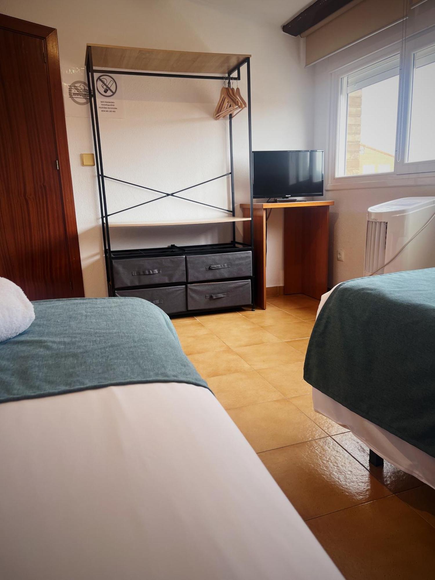 Hostal Legaz Funes ภายนอก รูปภาพ