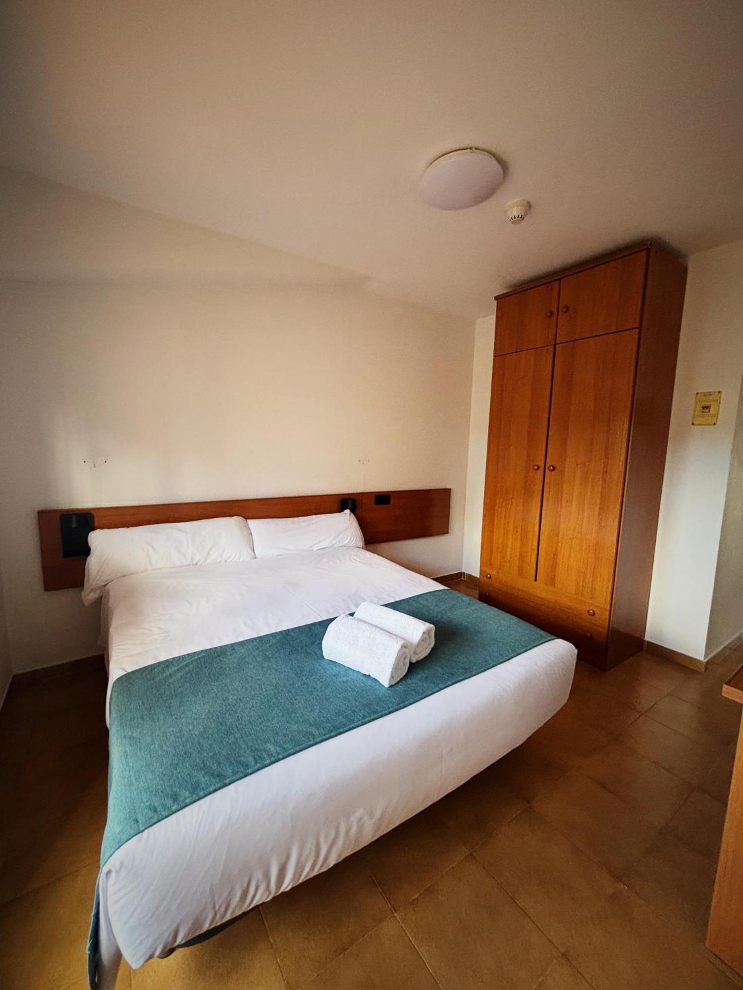 Hostal Legaz Funes ภายนอก รูปภาพ