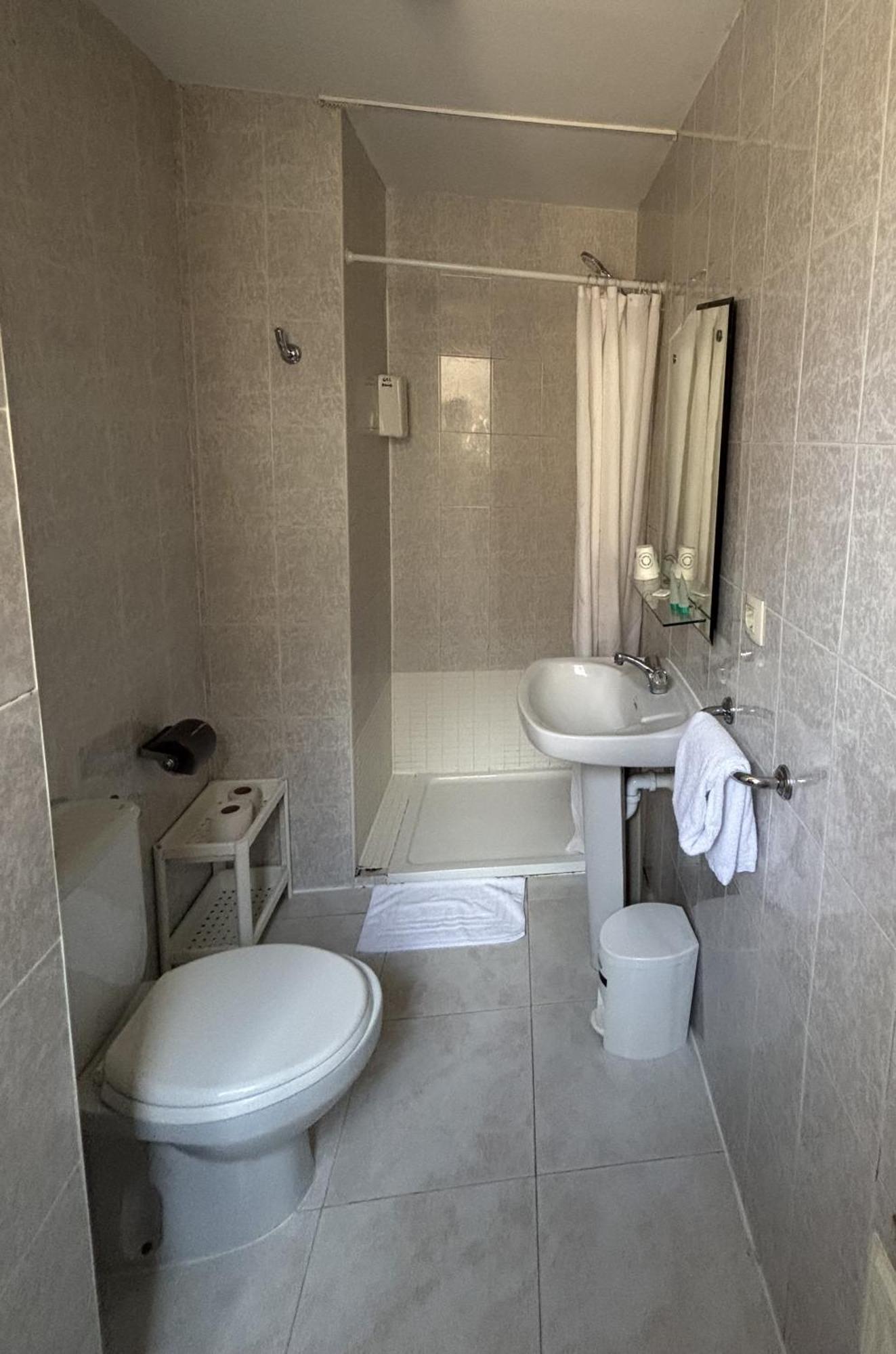 Hostal Legaz Funes ภายนอก รูปภาพ