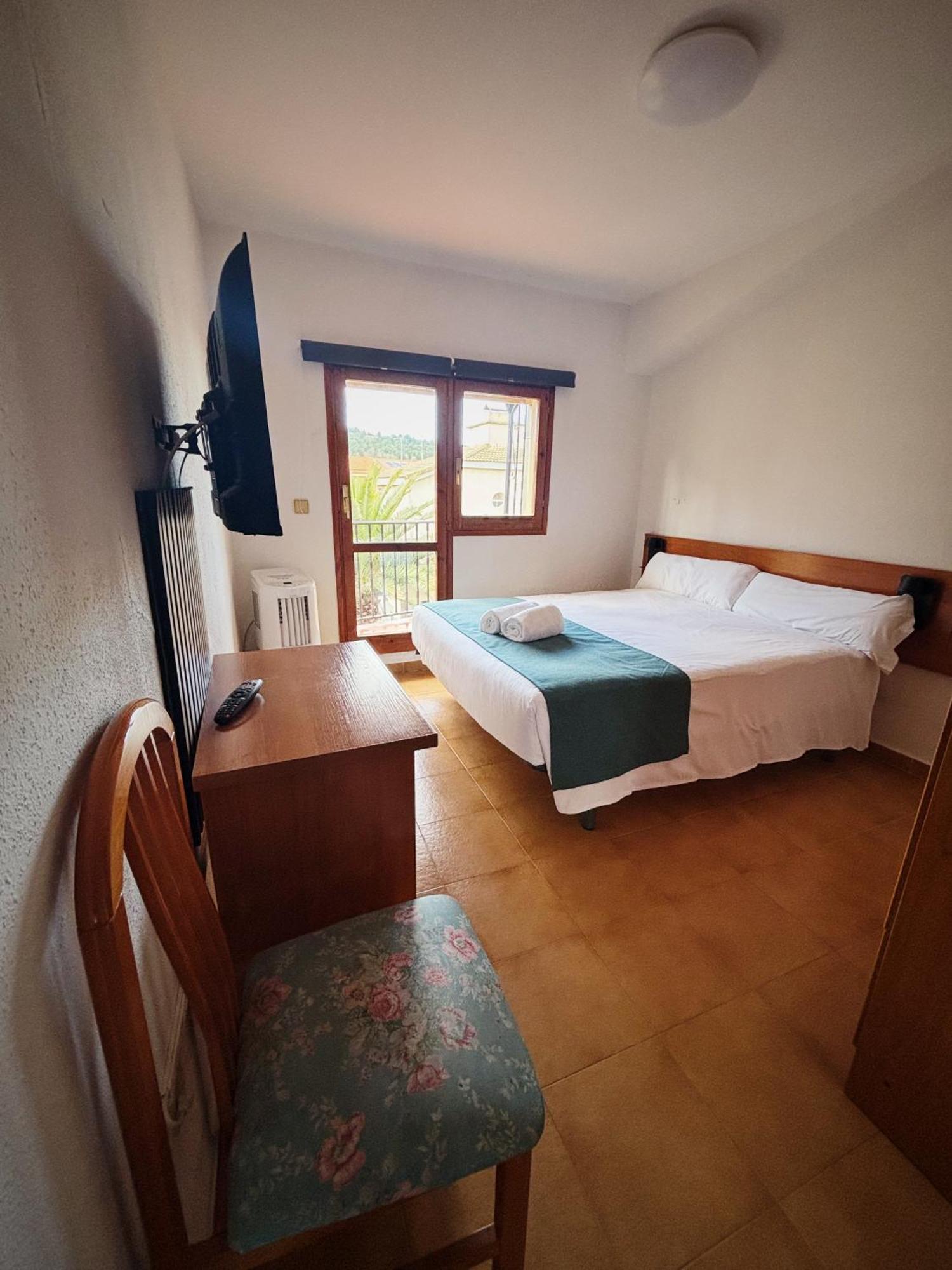 Hostal Legaz Funes ภายนอก รูปภาพ