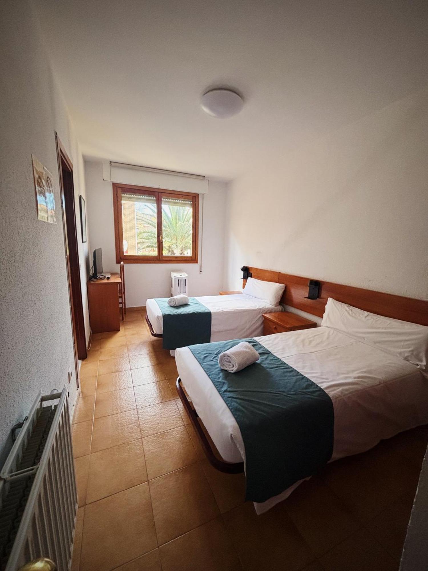 Hostal Legaz Funes ภายนอก รูปภาพ