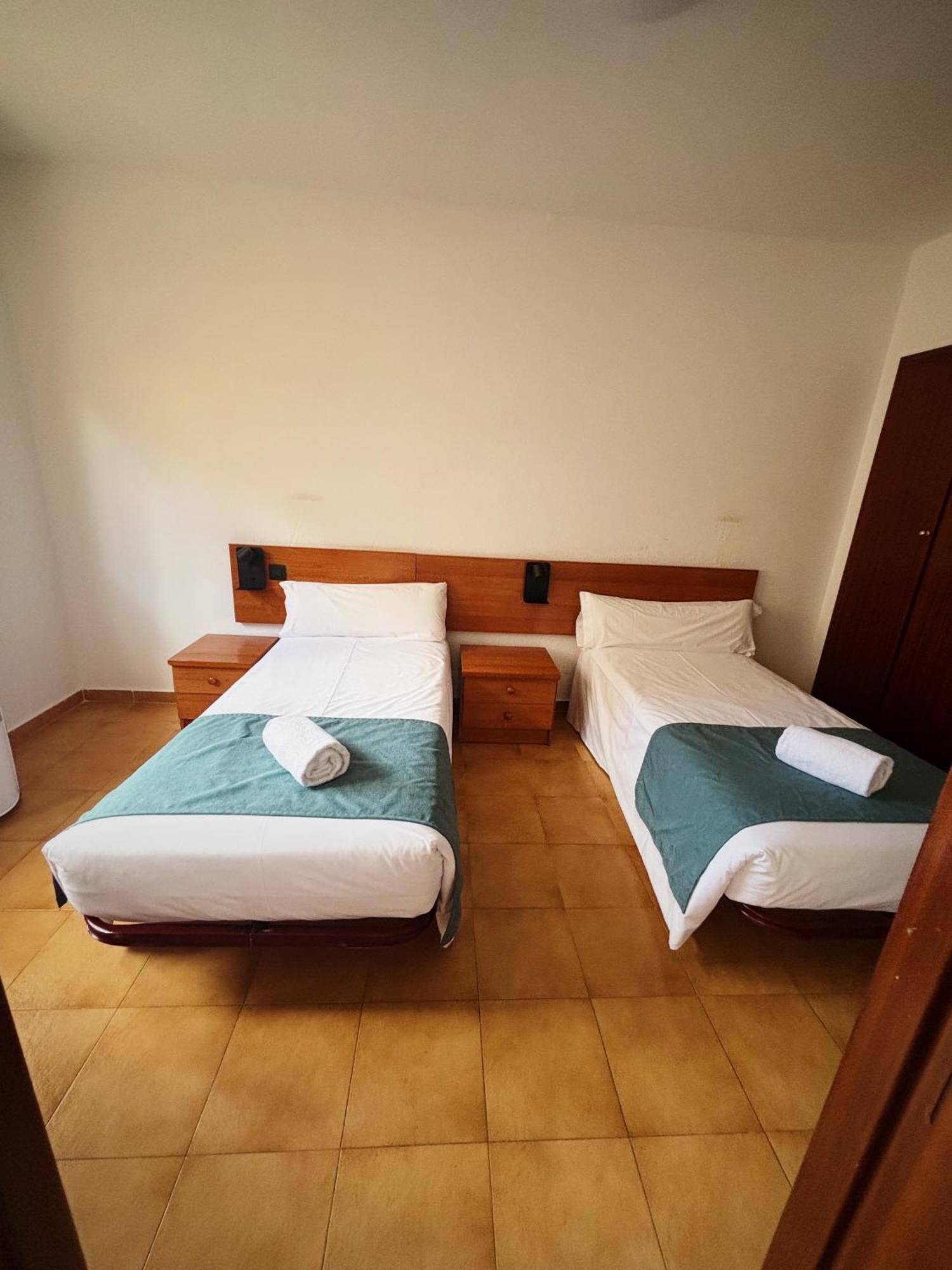 Hostal Legaz Funes ภายนอก รูปภาพ