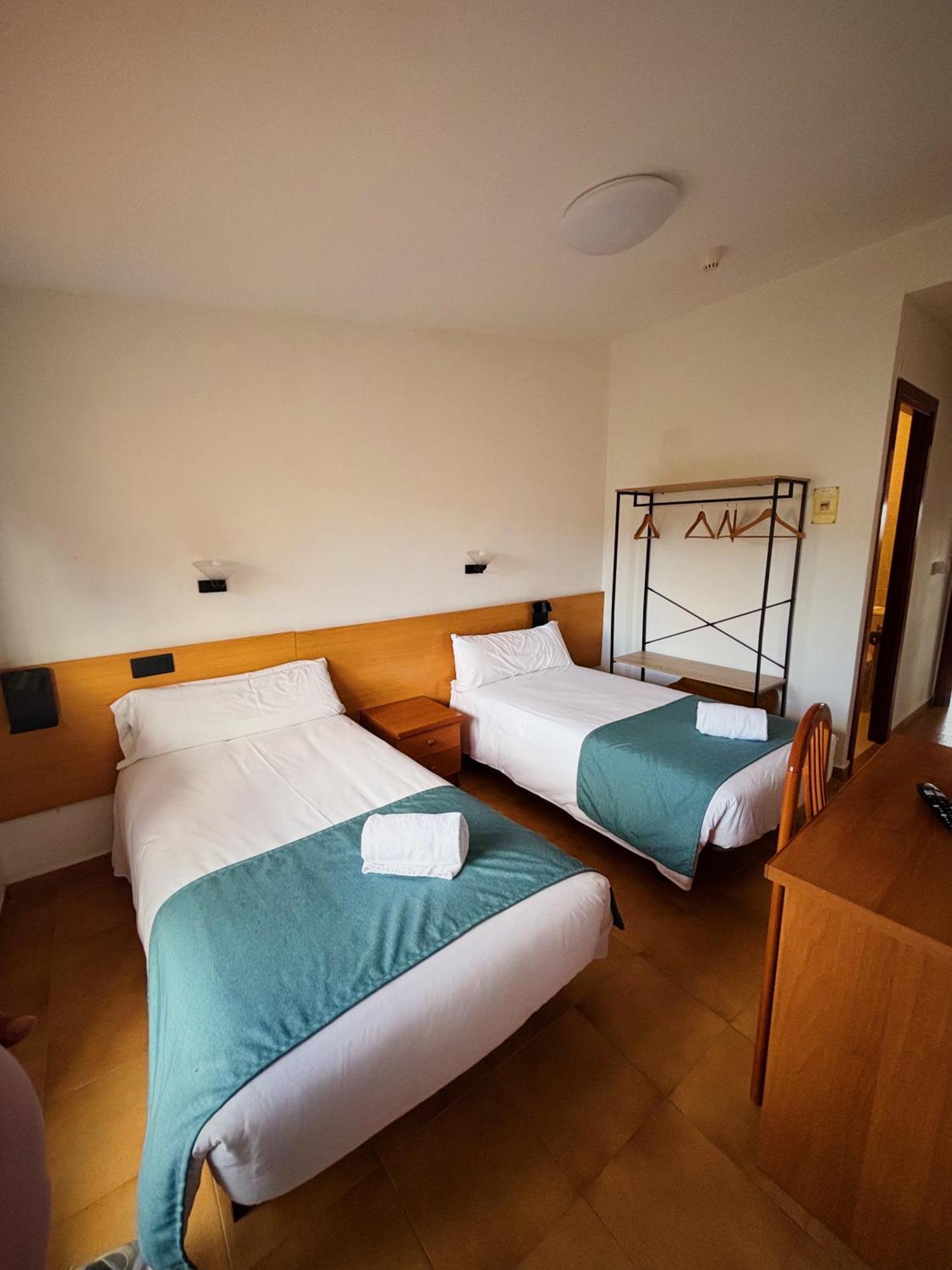 Hostal Legaz Funes ภายนอก รูปภาพ